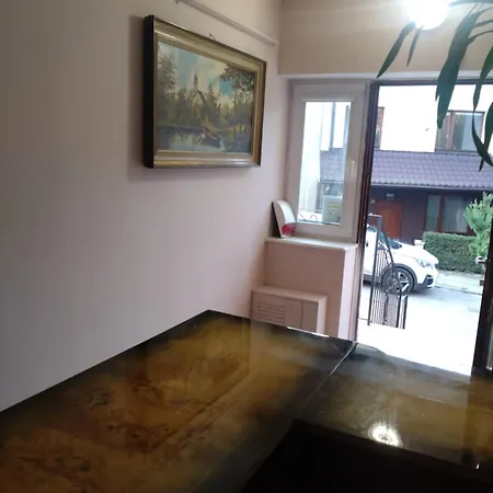 Apartman Tanie Pokoj Nr 2 1-3 Osobowy Z Lazienka Na Korytarzu Gdańsk