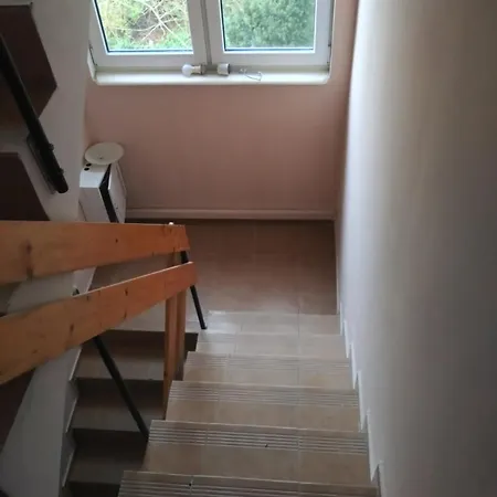 Apartman Tanie Pokoj Nr 2 1-3 Osobowy Z Lazienka Na Korytarzu Gdańsk