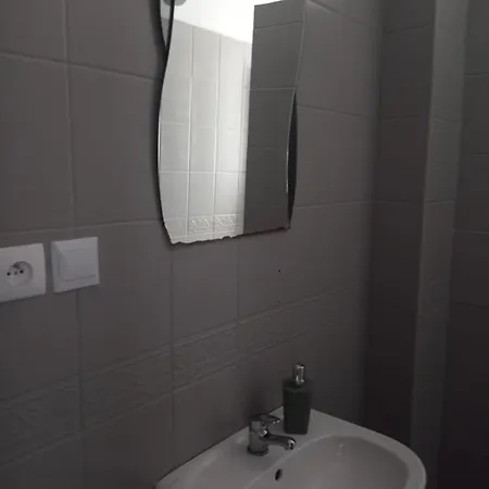 Tanie Pokoj Nr 2 1-3 Osobowy Z Lazienka Na Korytarzu Apartman *