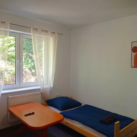 Tanie Pokoj Nr 2 1-3 Osobowy Z Lazienka Na Korytarzu Apartman Gdańsk