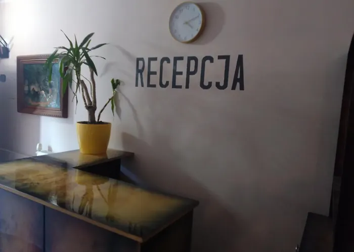 Tanie Pokoj Nr 2 1-3 Osobowy Z Lazienka Na Korytarzu * 格但斯克