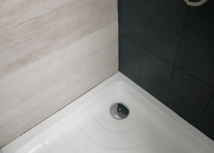 Tanie Pokoj Nr 2 1-3 Osobowy Z Lazienka Na Korytarzu 格但斯克