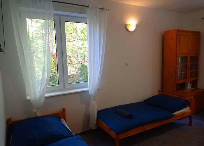 Tanie Pokoj Nr 2 1-3 Osobowy Z Lazienka Na Korytarzu 公寓 *