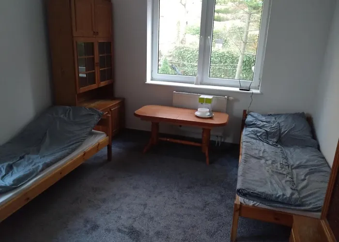 Apartment Tanie Pokoj Nr 2 1-3 Osobowy Z Lazienka Na Korytarzu *