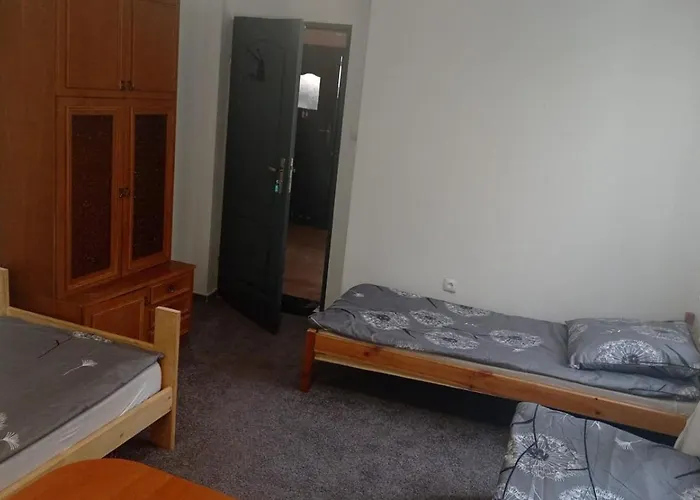 Tanie Pokoj Nr 2 1-3 Osobowy Z Lazienka Na Korytarzu Danzig