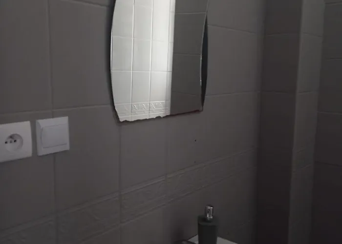 Tanie Pokoj Nr 2 1-3 Osobowy Z Lazienka Na Korytarzu Apartment *