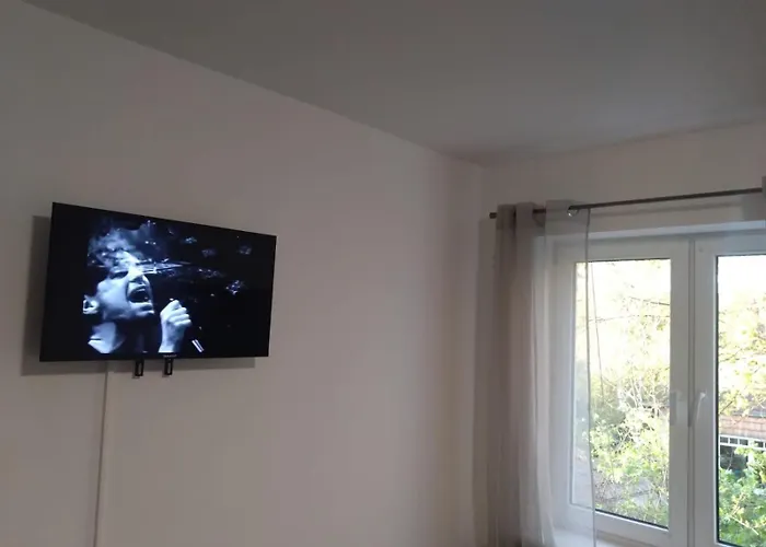 Tanie Pokoj Nr 2 1-3 Osobowy Z Lazienka Na Korytarzu